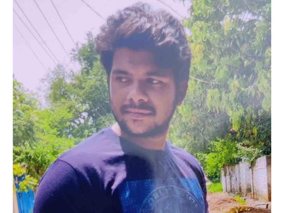 బయ్యారం పెద్ద చెరువులో యువకుడి గల్లంతు