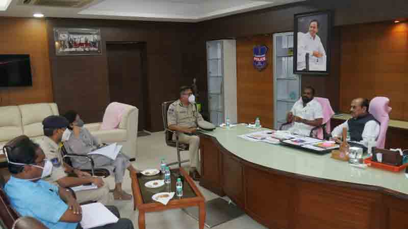 నిందితులను కఠినంగా శిక్షిస్తాం..