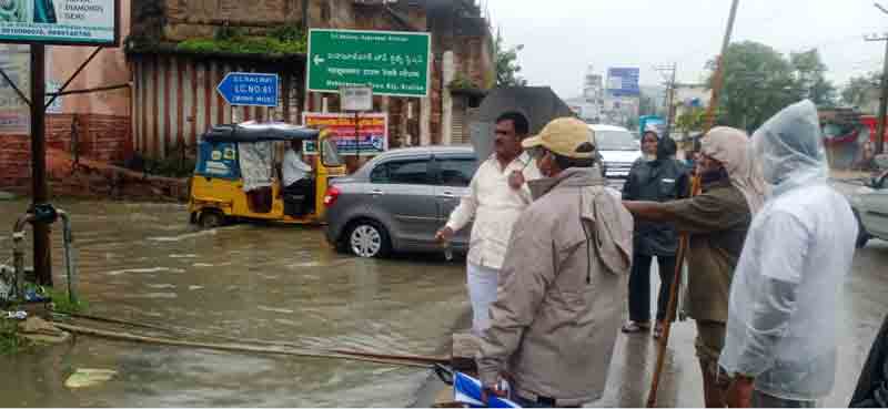 లోతట్టు ప్రాంతాలపై దృష్టి సారించాలి