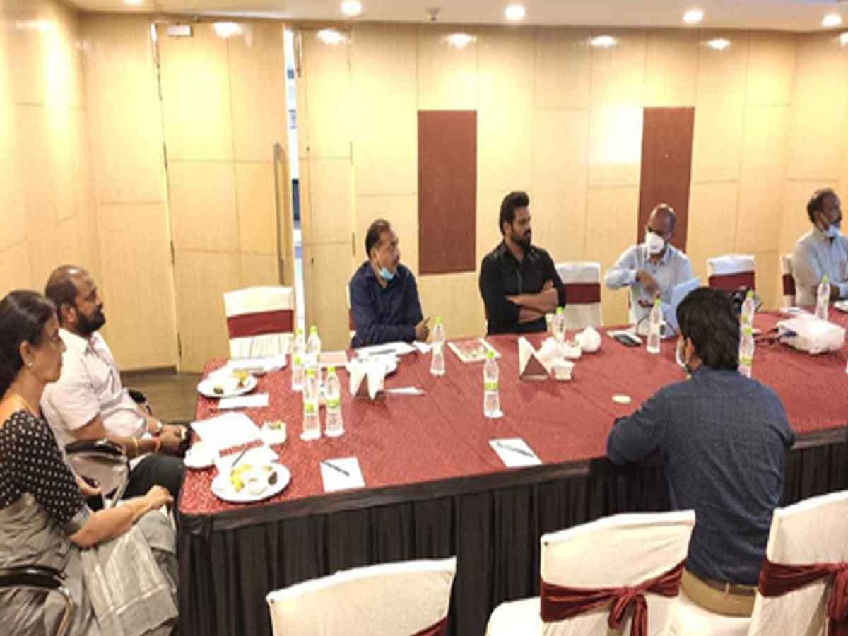 తెలంగాణా రాష్ట్ర ప్రభుత్వ కీలక భేటీలో మంచు మనోజ్..!