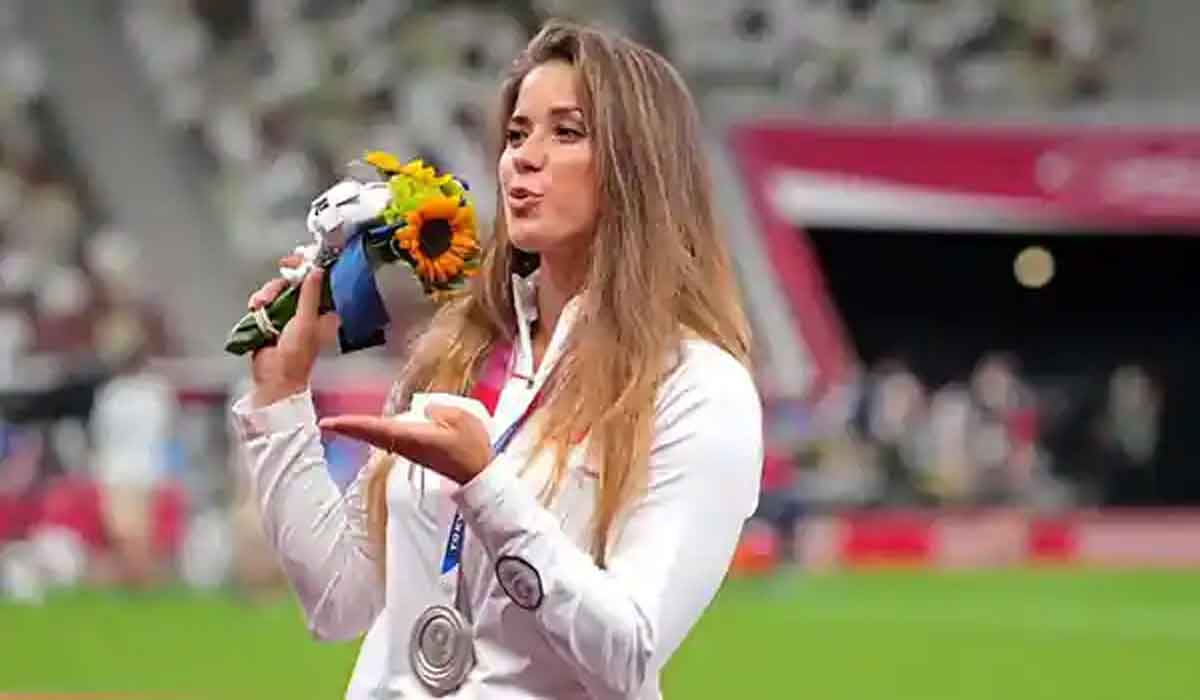 అథ్లెట్ గొప్ప మ‌న‌సు.. చిన్నారి వైద్యం కోసం ఒలింపిక్స్ మెడ‌ల్ వేలం.. కానీ..