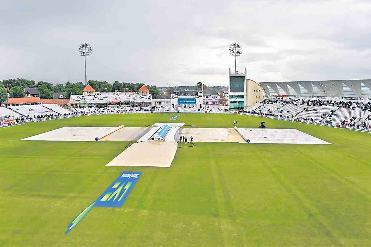 వర్షార్పణం.. భారత ఆశలపై వరుణుడు నీళ్లు