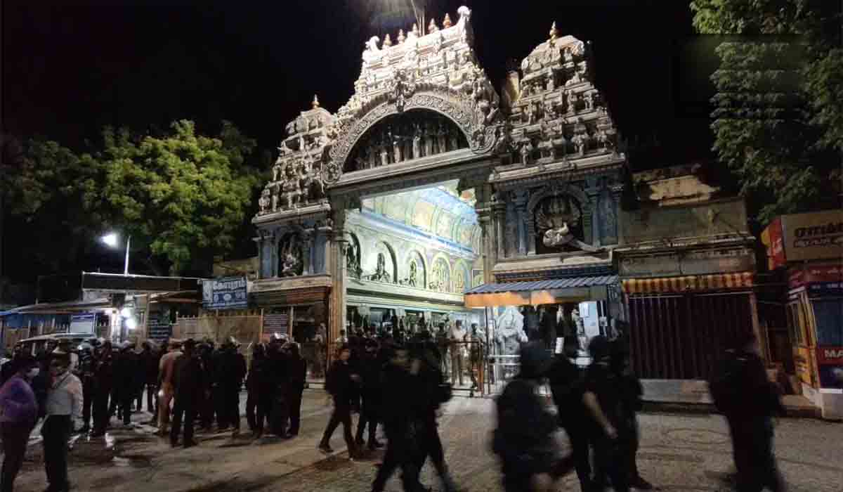 మీనాక్షి ఆల‌యంలో ఎన్ఎస్‌జీ క‌మాండోల డ్రిల్‌..