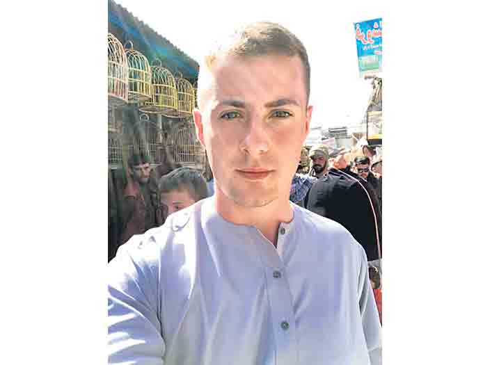 బ్రిటన్‌ విద్యార్థి ‘ప్రమాదకర’ పర్యటన!