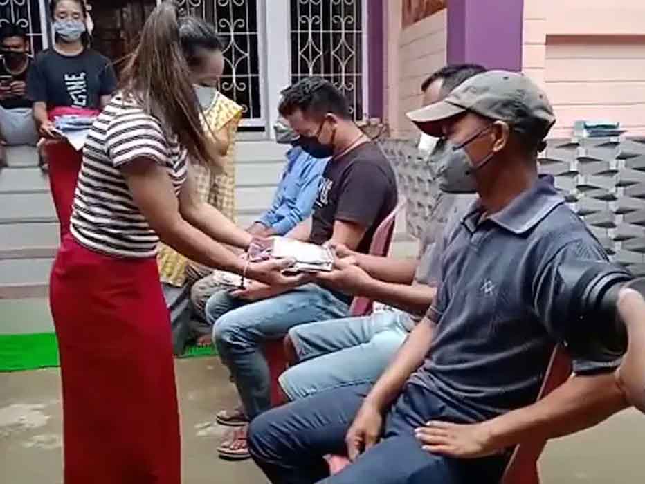 Mirabai Chanu: హ్యాట్సాఫ్ మీరాబాయి.. లిఫ్ట్ ఇచ్చిన లారీ డ్రైవ‌ర్ల‌కు భోజ‌నం పెట్టి..