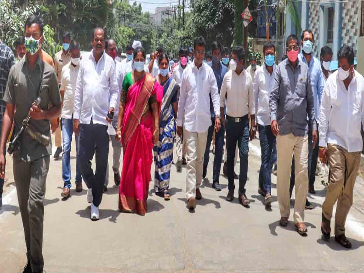 బాచుపల్లిలో పర్యటించిన ఎమ్మెల్యే వివేకానంద్..