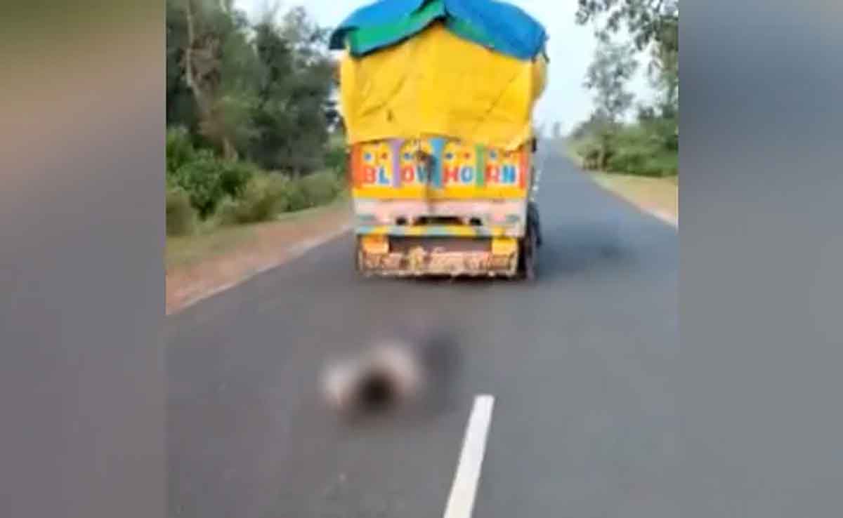 ట్ర‌క్కుకు కాళ్లు క‌ట్టి.. రోడ్డు మీద ఈడ్చుకెళ్లి.. చిత్ర‌హింస‌లు పెట్టి చంపేశారు