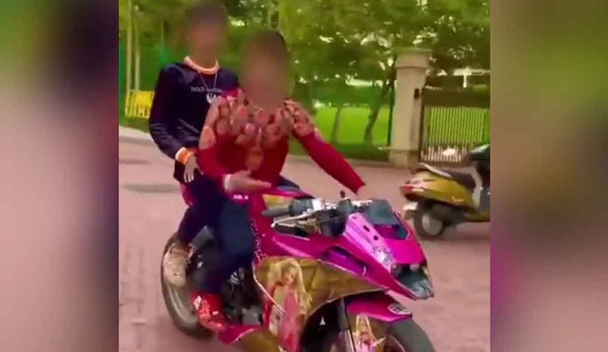 Viral Video : బైక్ మీద స్టంట్స్ చేస్తే ఇలాగే అవుతుంది..