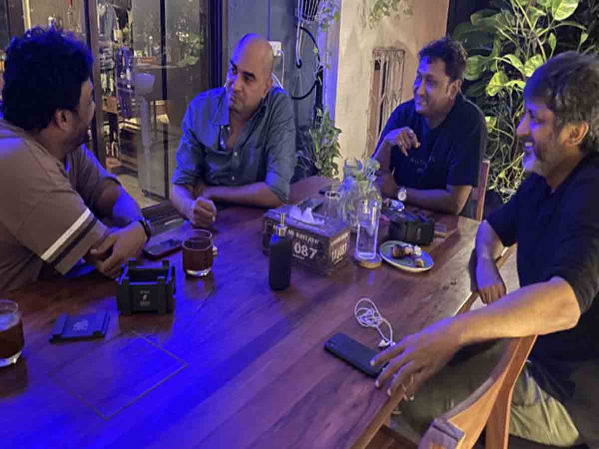 Puri: ముంబైలో మీటింగ్‌.. పాన్ ఇండియా ప్లాన్ చేస్తున్నారా ఏంటి?