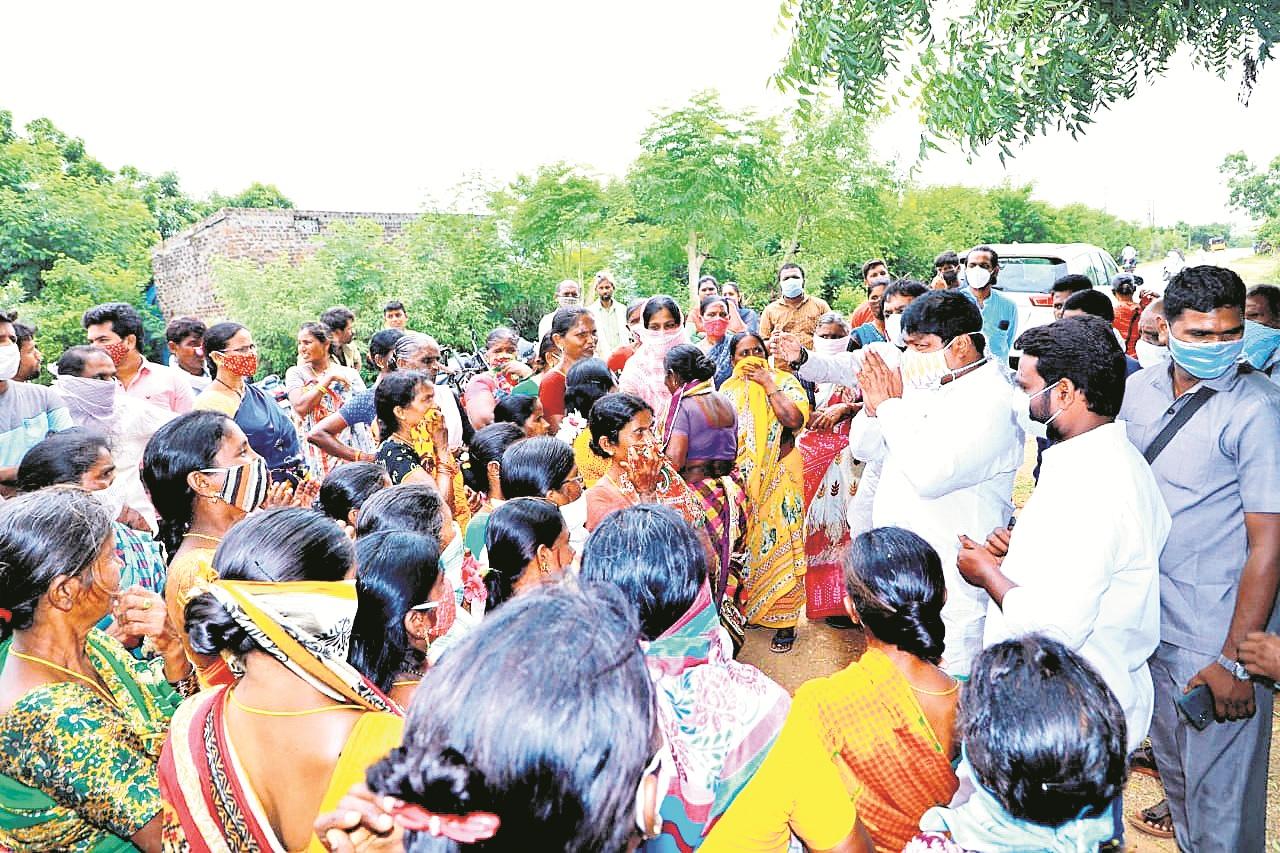 ఆగం చేసేందుకే ప్రతిపక్షాలు గడబిడ చేస్తున్నయ్..!