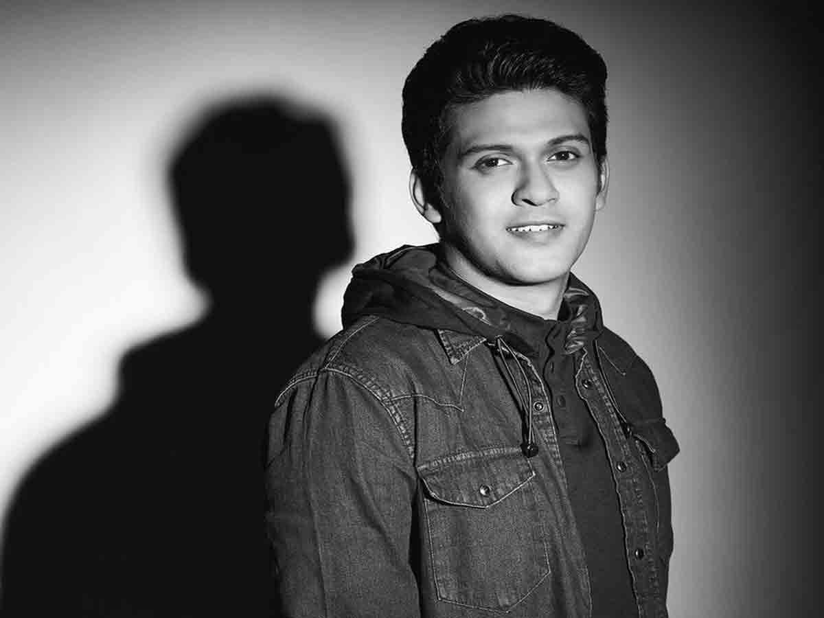 కొత్త ద‌ర్శ‌కుడికి ఓకే చెప్పిన జాతిర‌త్నం