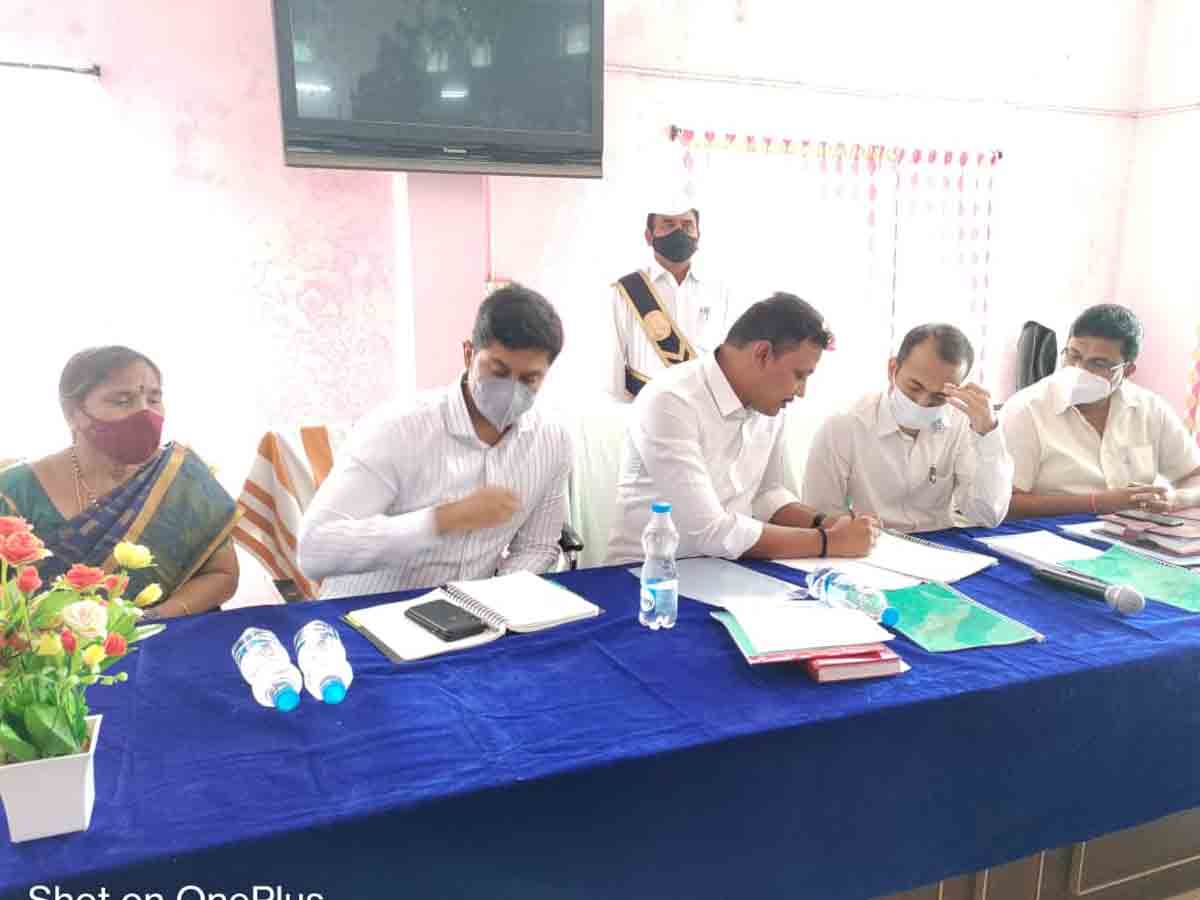 సాగర్‌ నియోజకవర్గంలో సీఎం హామీల అమలుపై సమీక్ష