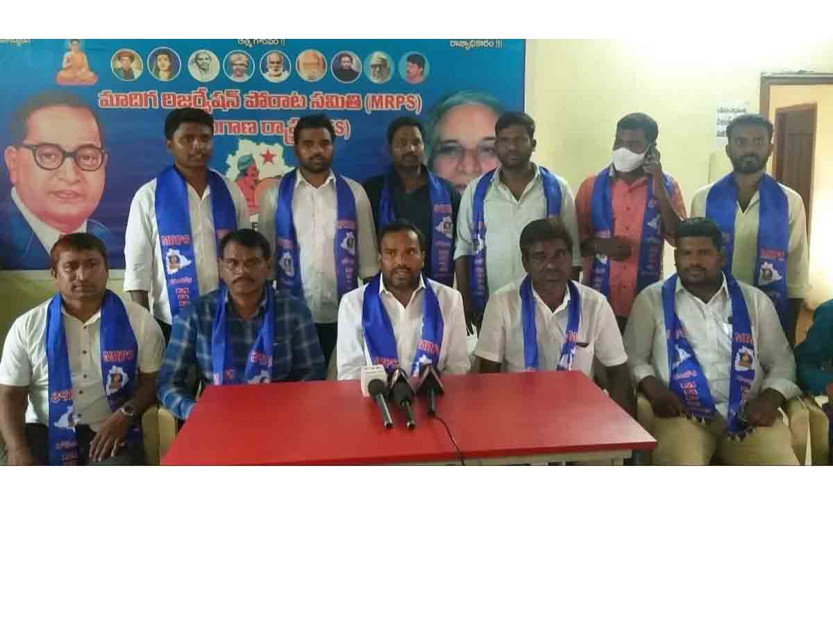 హుజురాబాద్‌లో దళితుల ఓట్లు చీల్చేకుట్ర : ఎంఆర్‌పీఎస్ నేత‌ వంగపల్లి శ్రీనివాస్