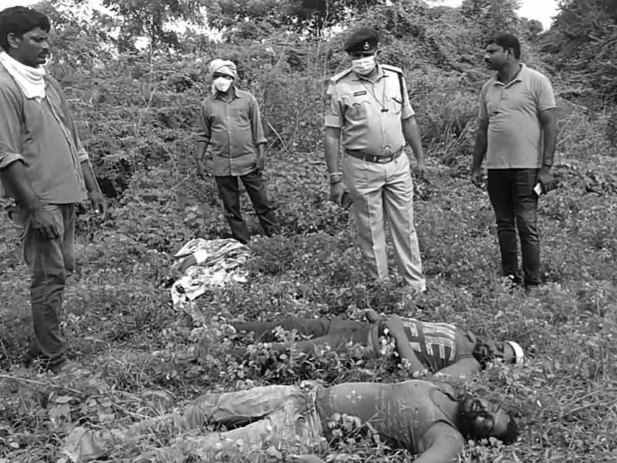 నిజామాబాద్ జిల్లాలో దారుణం..నీటిగుంతలో రెండు మృత దేహాలు