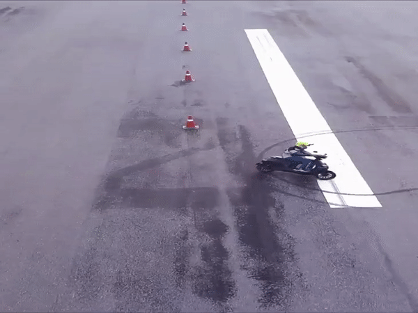 Ola Scooter : ఓలా స్కూటర్‌లో రివర్స్‌ గేర్‌..