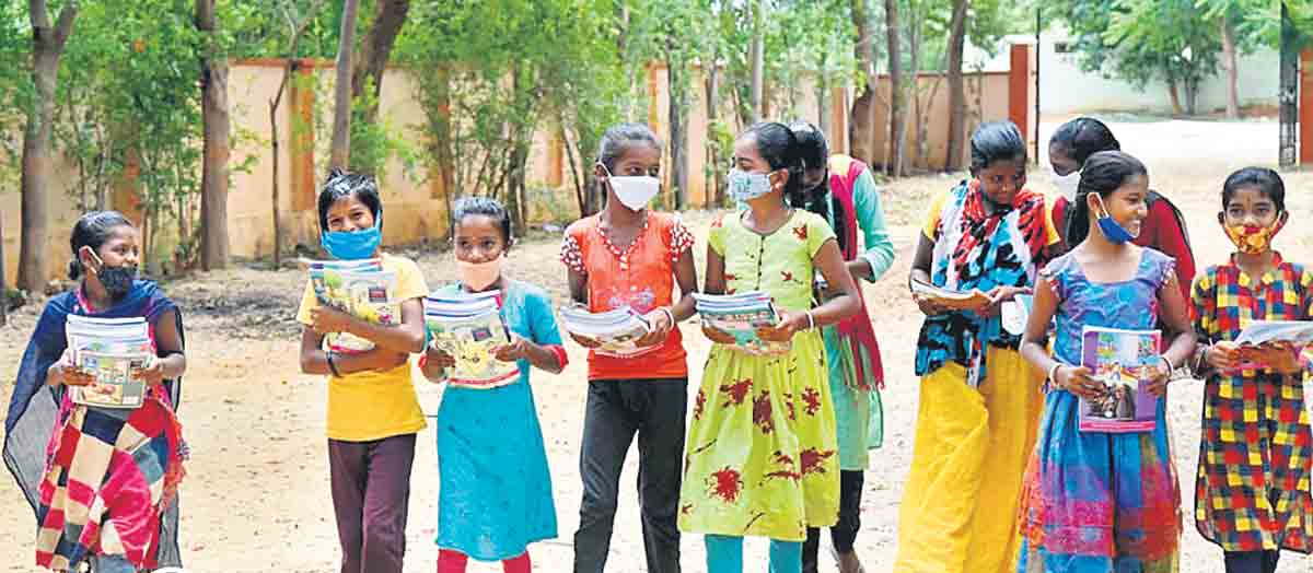 ఆన్‌లైన్‌ చదువులపై అనాసక్తి..