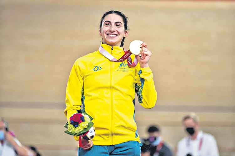 తొలి స్వర్ణం ఆస్ట్రేలియాదే..