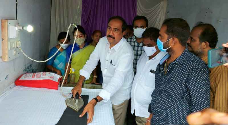 కులవృత్తులకు పెద్దపీట