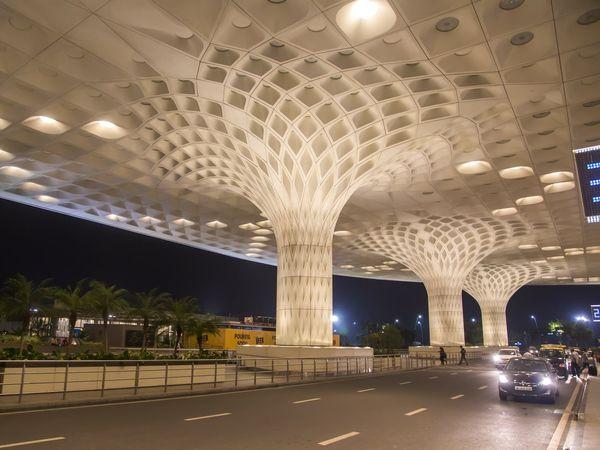 క‌ల‌క‌లం : ఎయిర్‌పోర్ట్ ప్ర‌హరీ వ‌ద్ద‌ పెట్రోల్ బాటిల్‌ను విసిరేశారు!