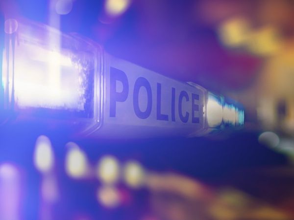 దారుణం : బాకీ తీర్చ‌లేద‌ని కూతుళ్ల‌ను నిర్బంధించాడు!