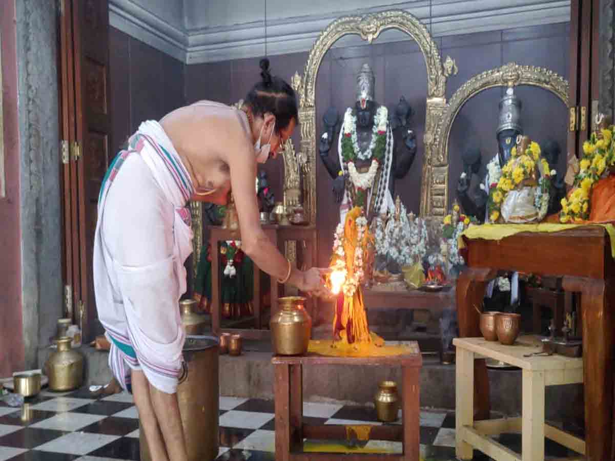 ఘనంగా పరకాల మఠంలో ప్రత్యేక పూజలు..