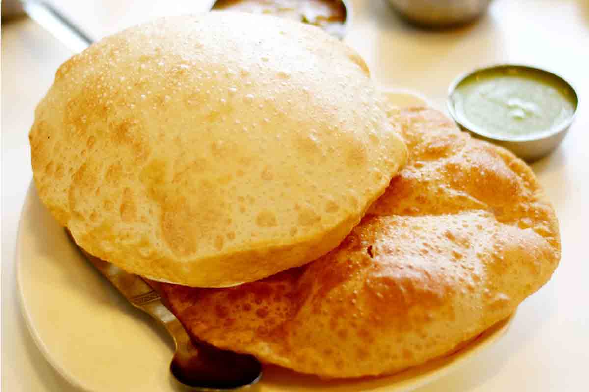 వెరైటీ ఫుడ్‌ : పూరీల్లోకి బిర్యానీ .. ఎక్కడ దొరుకుతుందంటే..