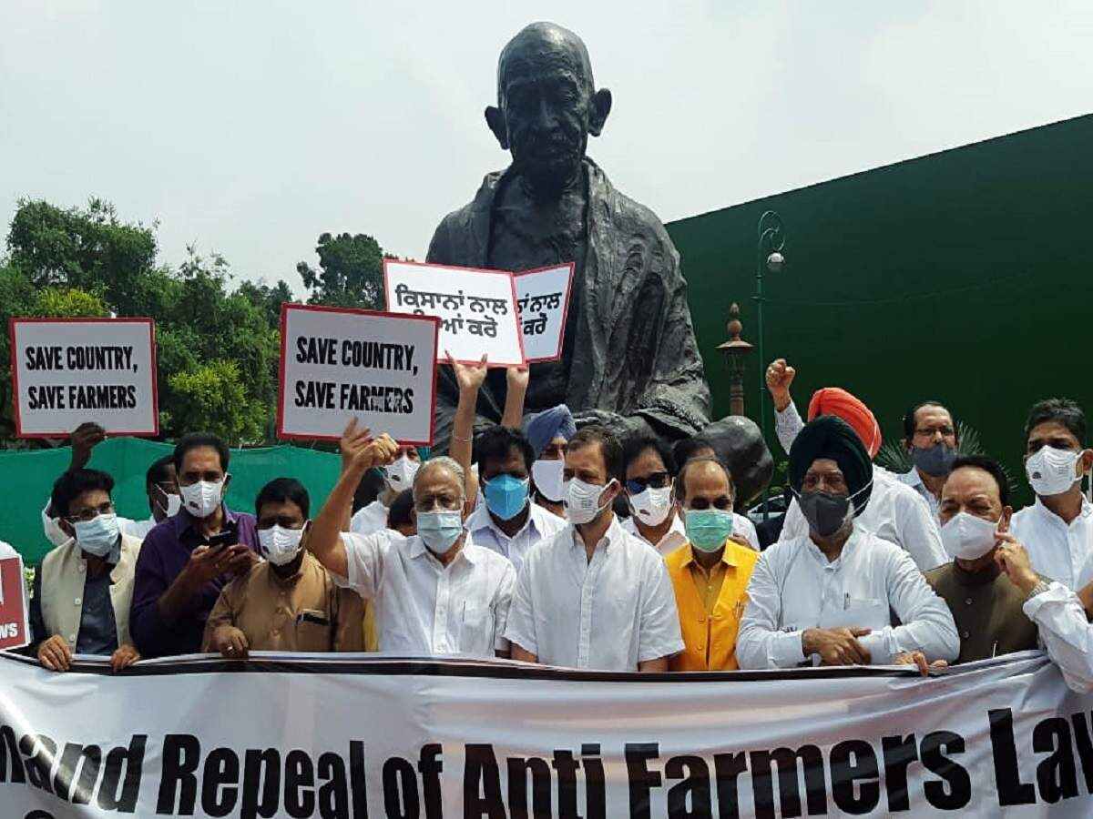 దేశాన్ని తెగ‌న‌మ్ముతూ ప్ర‌శ్నించే విప‌క్షాల గొంతు నొక్కుతున్నారు : రాహుల్ గాంధీ