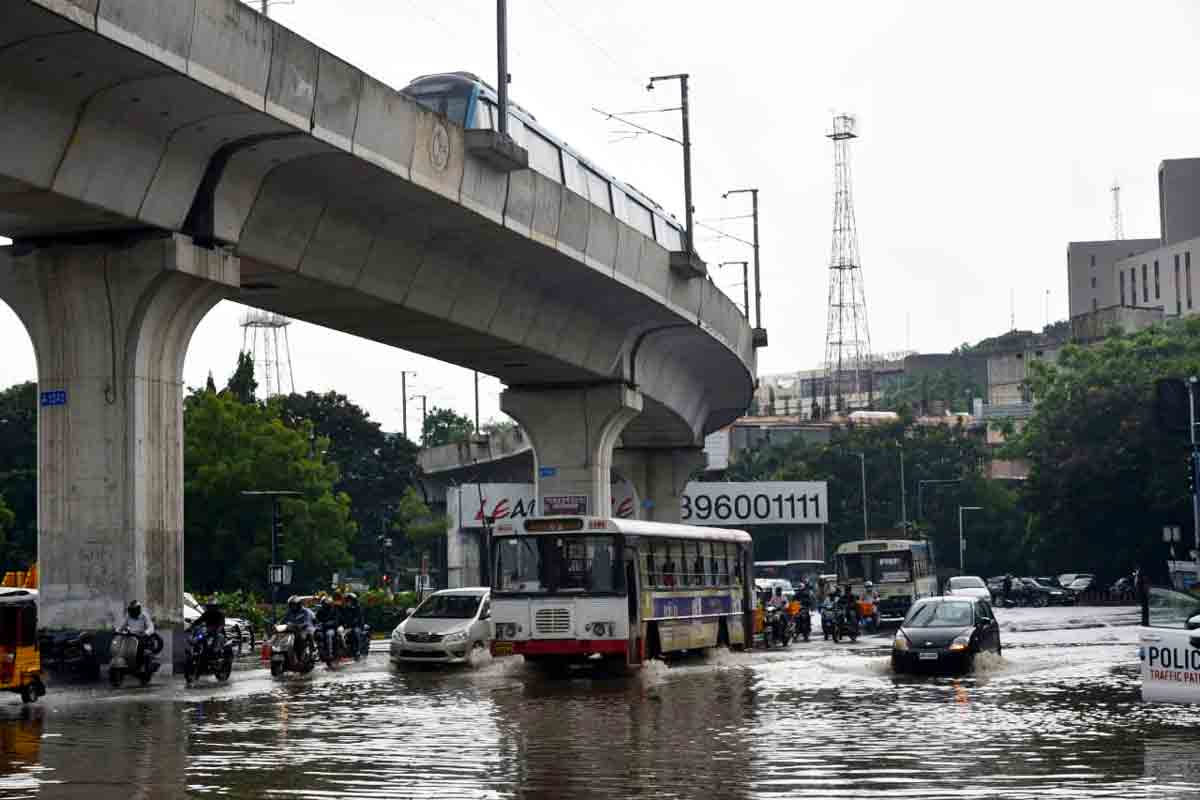 నగరానికి రెడ్‌ అలర్ట్‌
