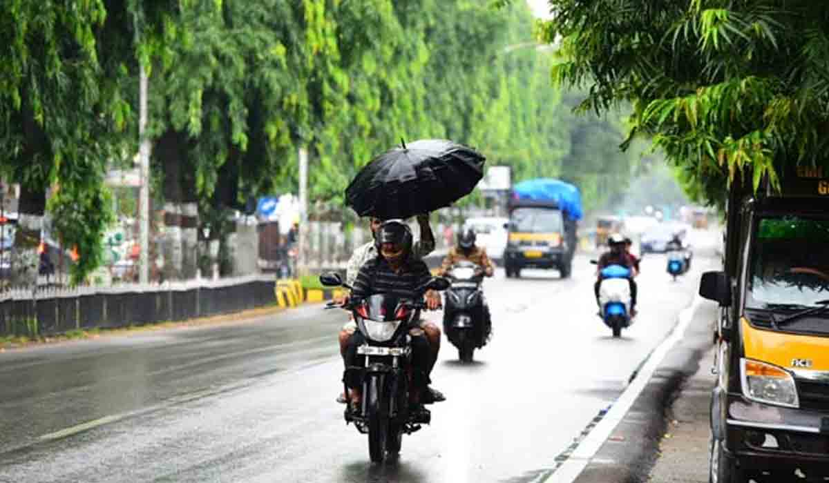 న‌గ‌రంలో కొన‌సాగుతున్న చిరుజ‌ల్లులు