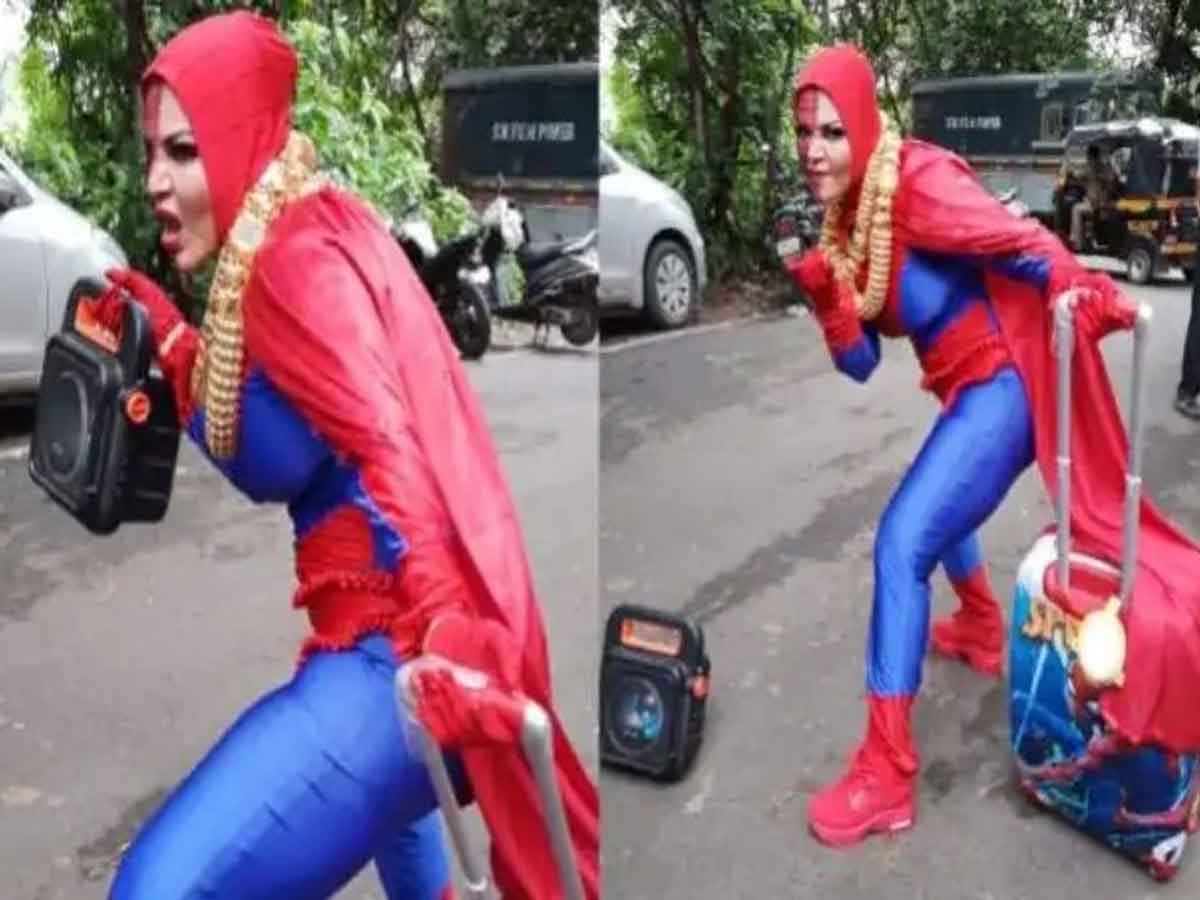 Rakhi Sawant:బిగ్‌బాస్‌లోకి ఆహ్వానించాలంటూ వెరైటీ దుస్తుల‌లో రాఖీ ర‌చ్చ‌