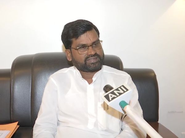 రూ 220 కోట్లతో హైవే నిర్మాణం : ప్రారంభోత్స‌వం రోజే ప‌గుళ్లు!