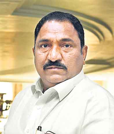 అధైర్యపడొద్దు.. అర్హులందరికీ వర్తింపు: సండ్ర