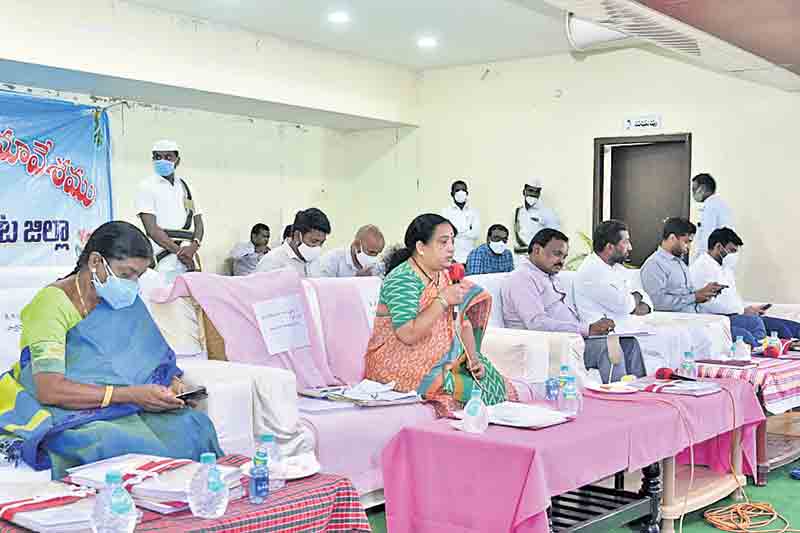 ప్రభుత్వ ఆశయాల మేరకు పని చేయాలి