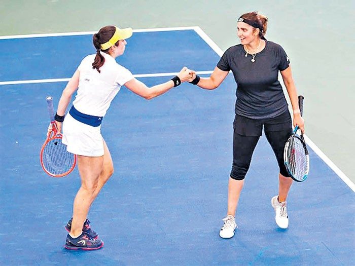 క్వార్టర్స్‌లో సానియా-క్రిస్టినా జోడీ