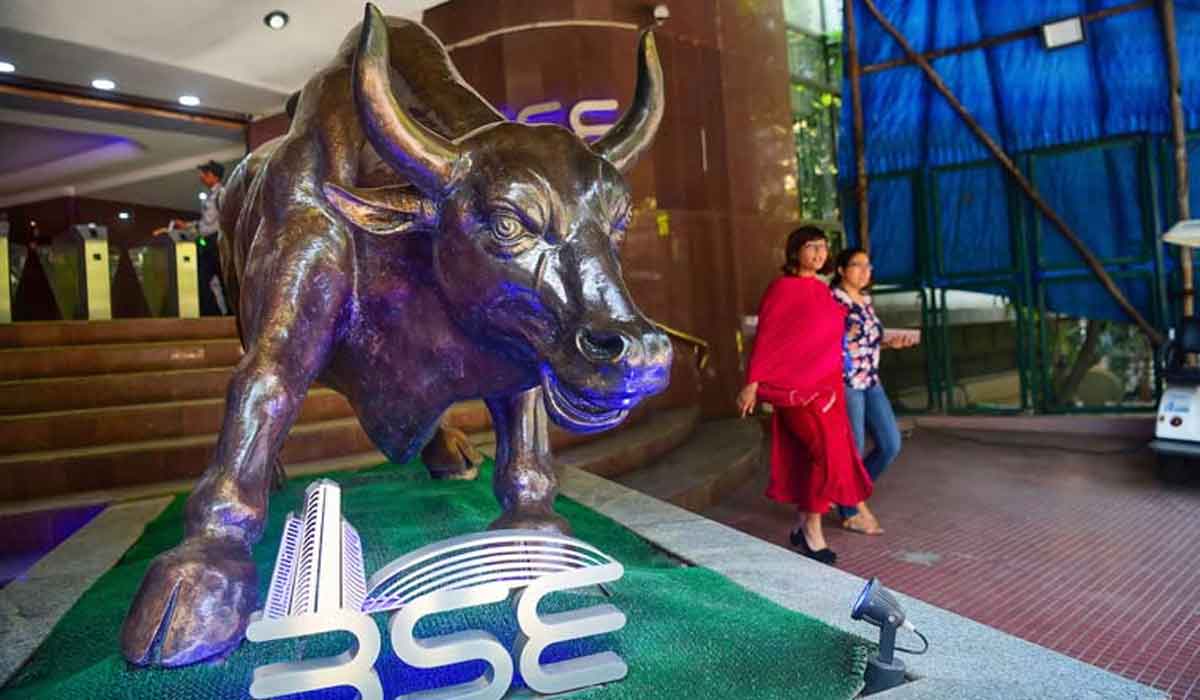 Sensex: దూసుకెళ్తున్న మార్కెట్లు.. సెన్సెక్స్ కొత్త రికార్డు