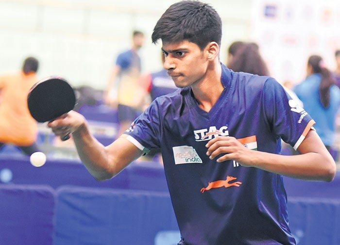 ప్రిక్వార్టర్స్‌లో స్నేహిత్‌, శ్రీజ