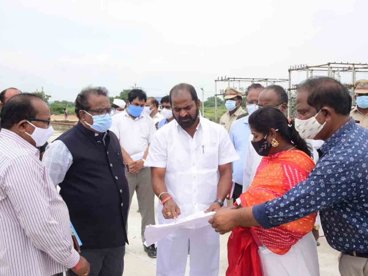 స‌మీకృత క‌లెక్ట‌రేట్ భ‌వ‌న నిర్మాణ ప‌నుల‌ను ప‌రిశీలించిన మంత్రి శ్రీ‌నివాస్ గౌడ్‌