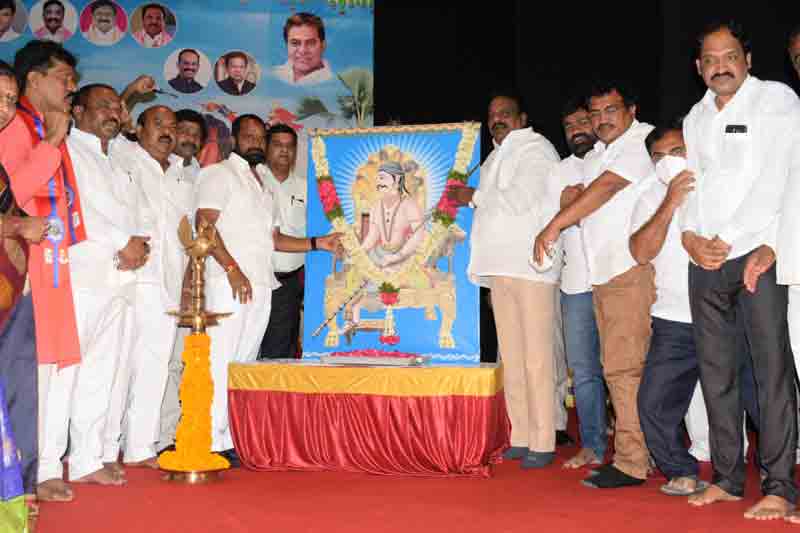 సర్దార్‌ పాపన్న సేవలు చిరస్మరణీయం