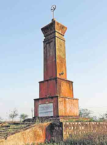 ఇంద్రవెల్లి నెత్తుటి గాయానికి కారపు పూతలు