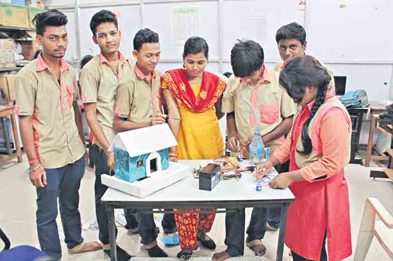 ఐటీఐ.. ఉపాధికి భరోసా