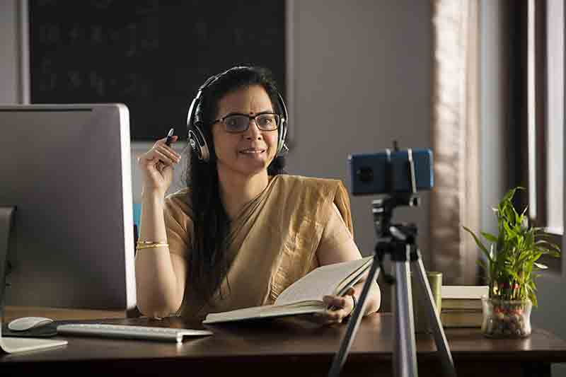 నిష్టగా ముందుకు