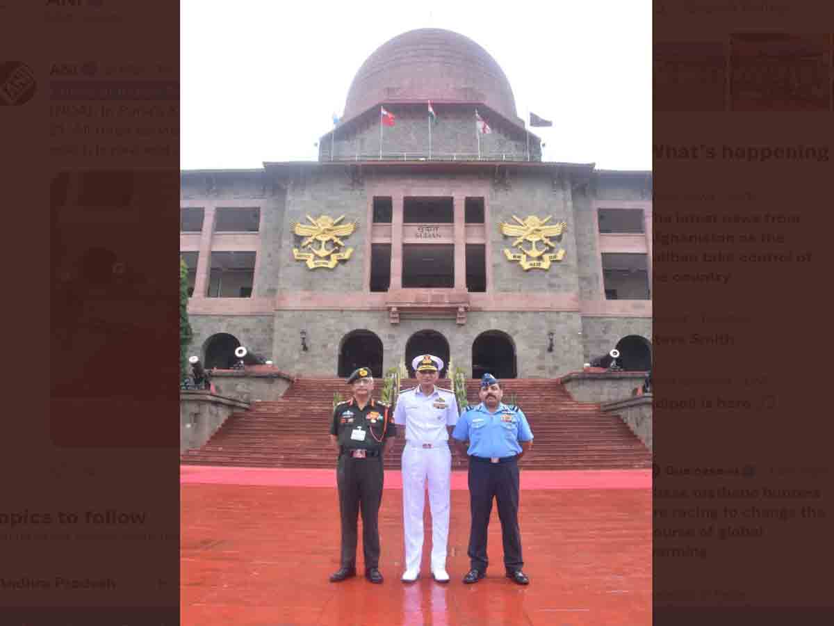 ఎన్డీయేను సందర్శించిన త్రివిధ దళాధిపతులు.. ఎందుకంటే?