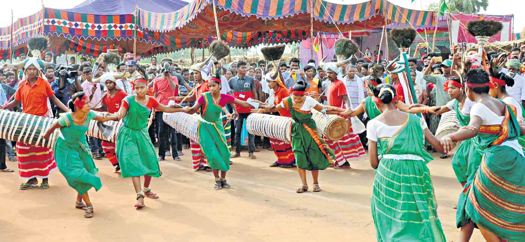 ప్రగతి బాటలో అడవి బిడ్డలు