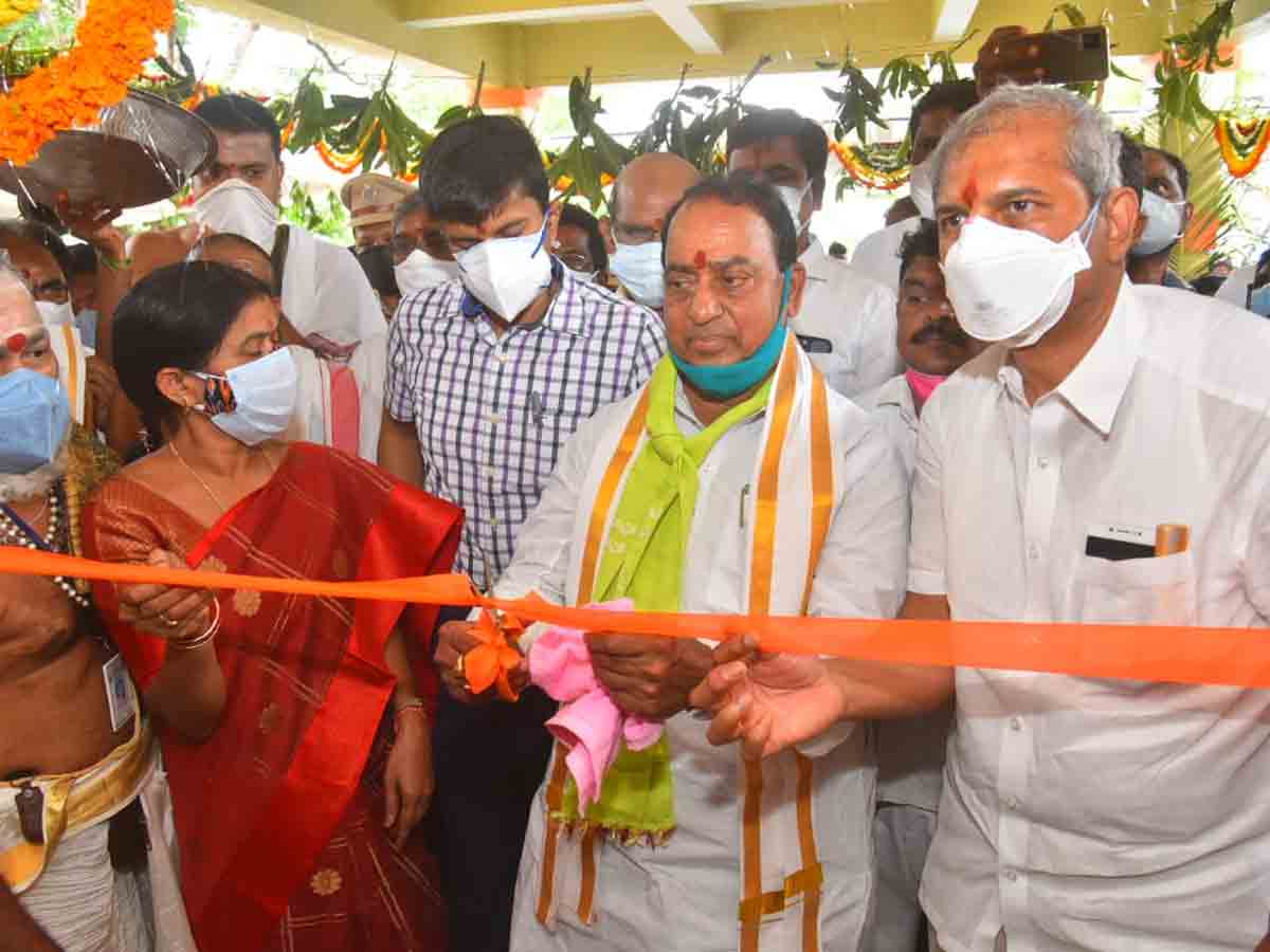 రాజన్న ఆలయాన్నిఅభివృద్ధి చేస్తాం : మంత్రి ఐకే రెడ్డి