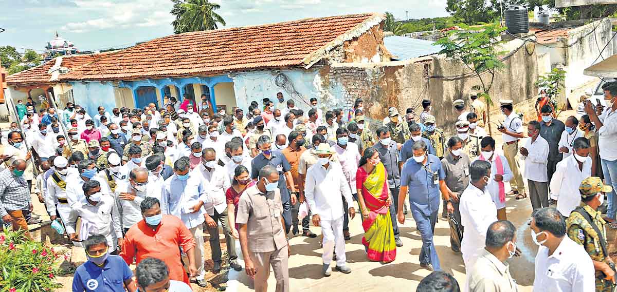 Dalitha Bandhu : దళిత బంధు దండోరా