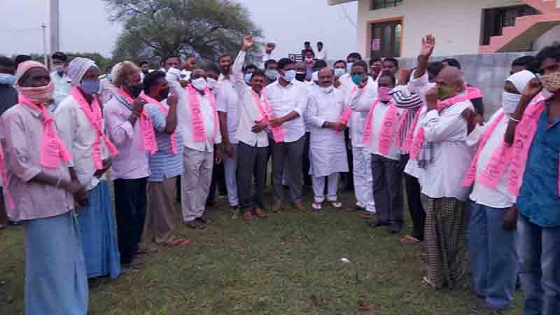 బండి సంజయ్‌ ఒక్క రూపాయి పనిచేయలే