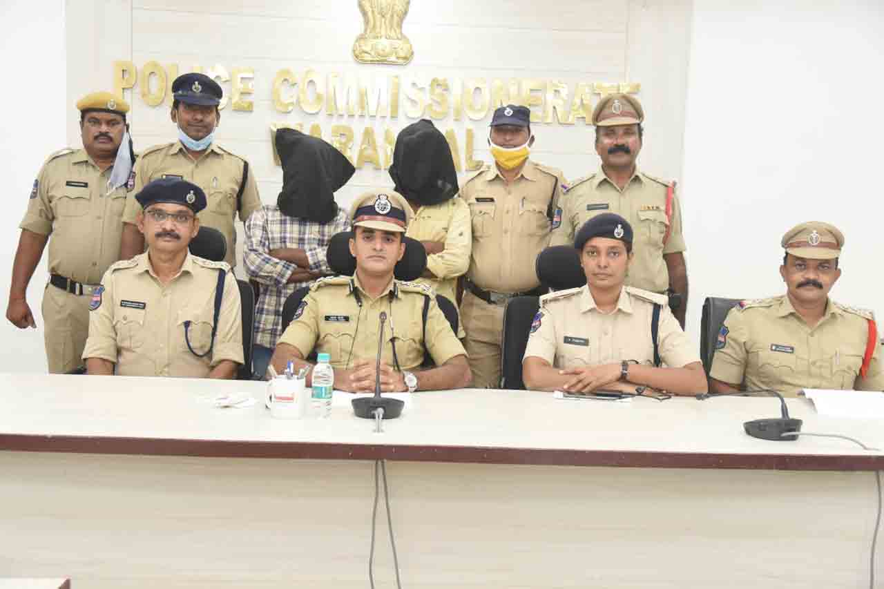 ఇద్దరు చైన్‌ స్నాచర్ల అరెస్ట్‌