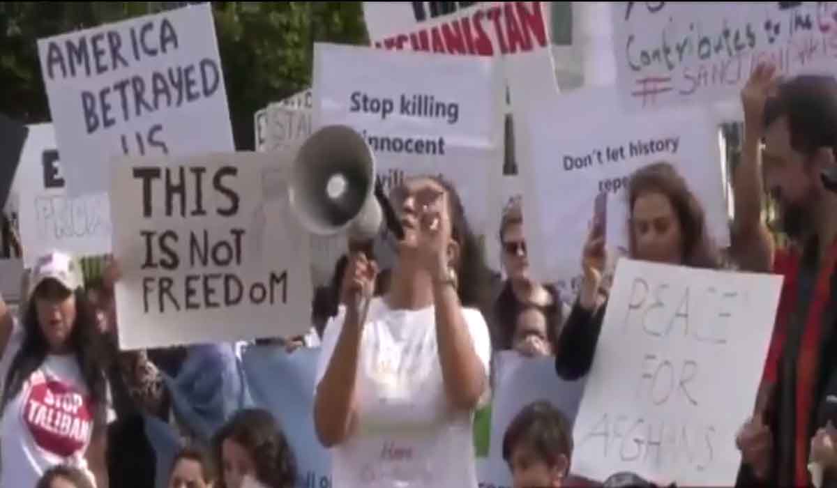 Afghanistan: బైడెన్ మోసం చేశారు.. వైట్‌హౌజ్ ముందు ఆఫ్ఘ‌న్ల నిర‌స‌న‌