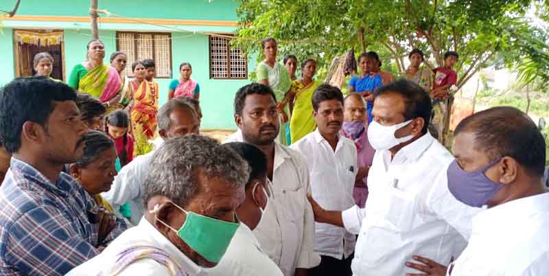 నిరంతరం కార్యకర్తలకు అండగా..