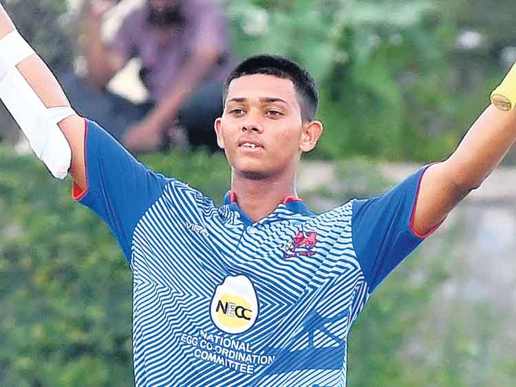 యశస్వి మెరుపులు